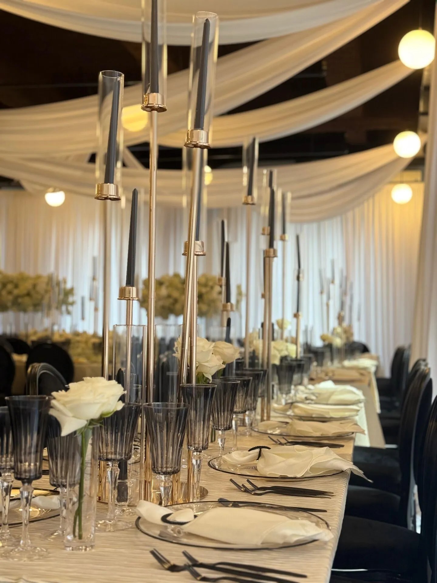 Floral table decor from Let’s Bloom Florist